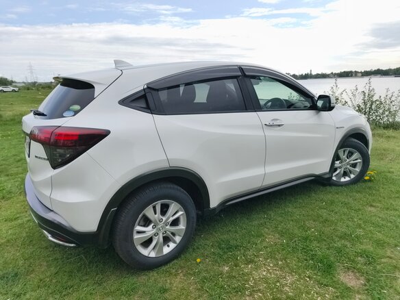 2018 Honda Vezel I Рестайлинг, белый, 1700000 рублей - вид 5