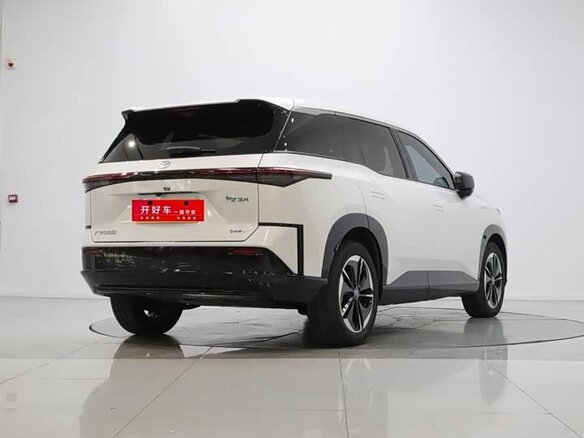 2026 Toyota bZ3X 50 kWh, белый, 2095111 рублей - вид 7