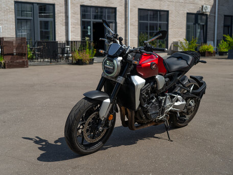 2018 Honda CB 1000R, красный, 820000 рублей, вид 4