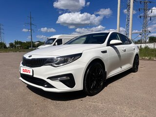 2019 Kia Optima IV Рестайлинг, белый, 2090000 рублей, вид 1