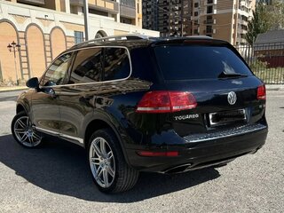 2011 Volkswagen Touareg II, чёрный, 1950000 рублей, вид 4