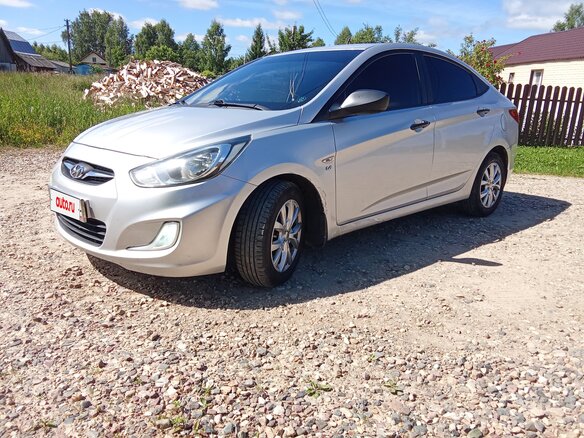 2011 Hyundai Solaris I, серый, 720000 рублей
