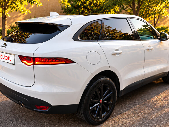 2016 Jaguar F-Pace I, белый, 2390000 рублей - вид 4