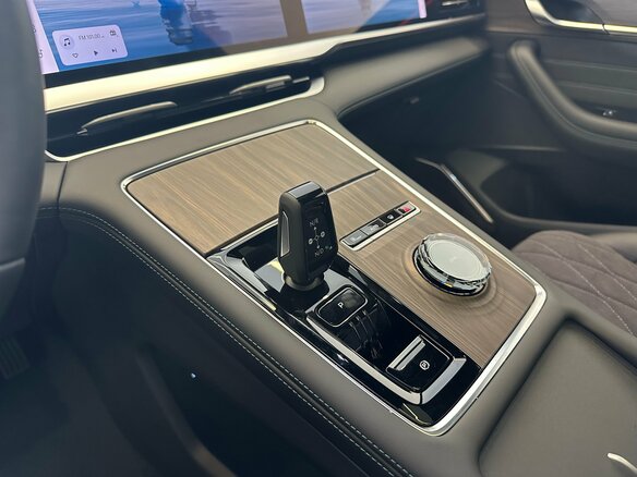 2026 Geely Monjaro I, серый - вид 9
