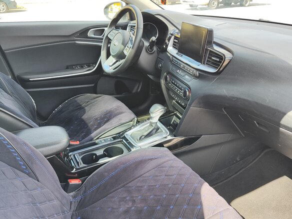 2019 Kia Ceed III, белый, 1520000 рублей - вид 4