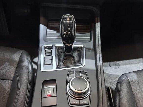 2023 BMW 1 серии 120i III (F52) Рестайлинг, белый - вид 10