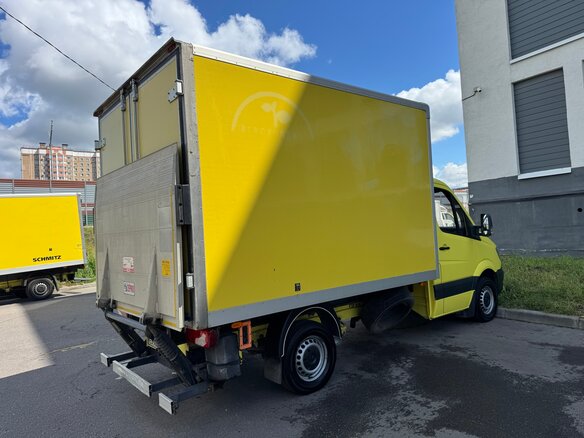 2018 Mercedes-Benz Sprinter, жёлтый, 1999999 рублей - вид 15