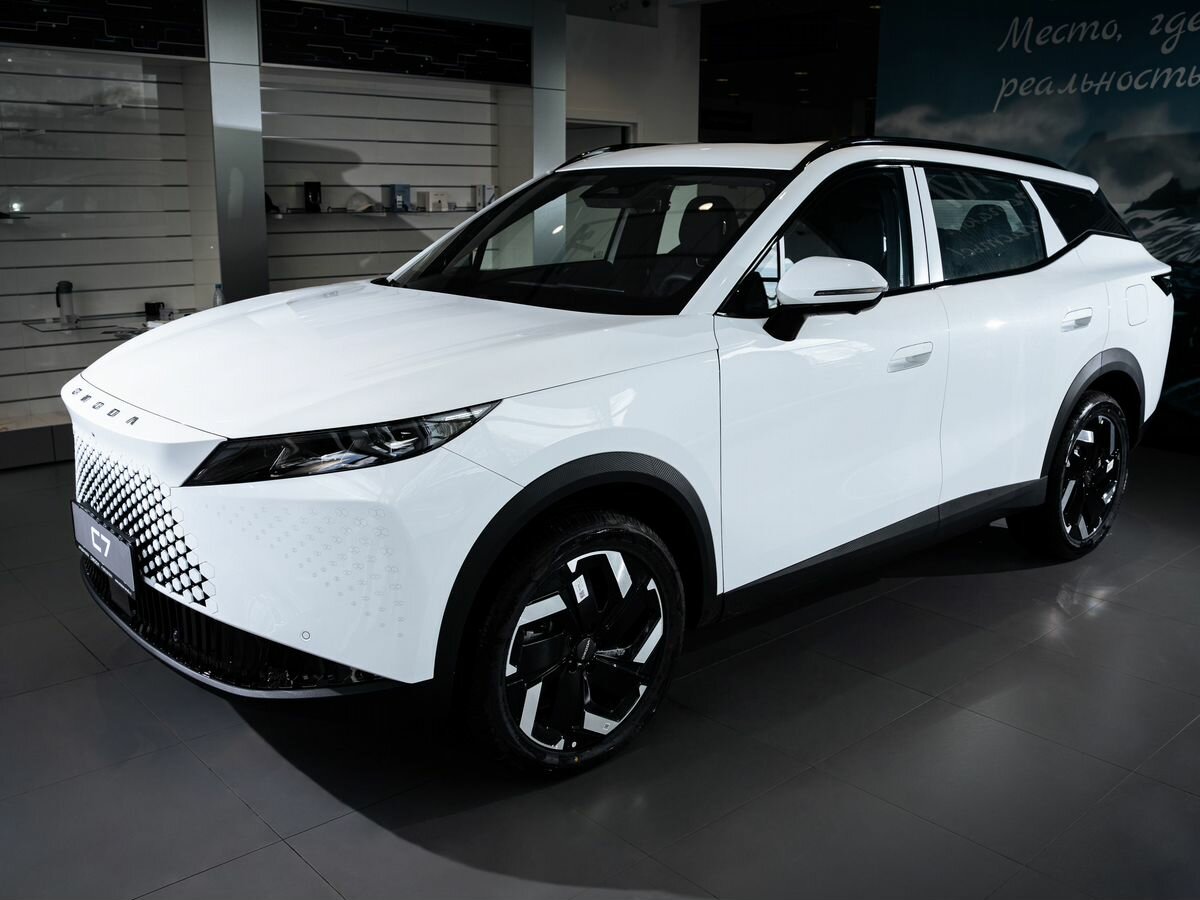 Открыть фотографии: Omoda C7