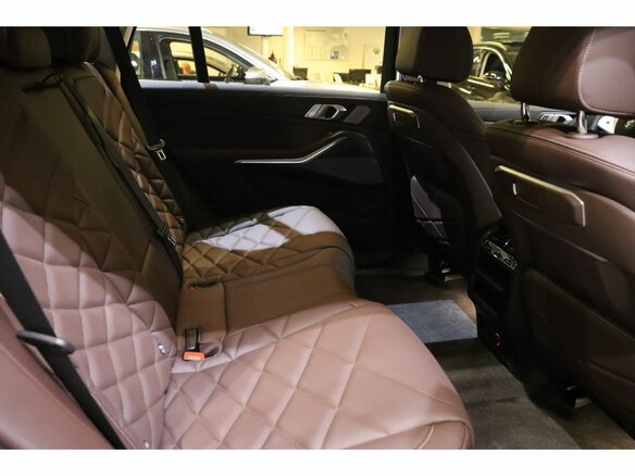 2025 BMW X5 Long 30Li IV (G05/G18) Рестайлинг, чёрный, 10650000 рублей - вид 16