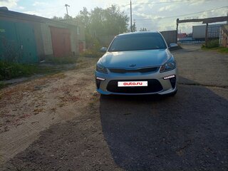 2019 Kia Rio IV, серебристый, 1570000 рублей, вид 1