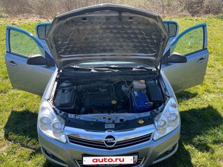 2010 Opel Astra H Рестайлинг, серебристый, 355000 рублей, вид 3