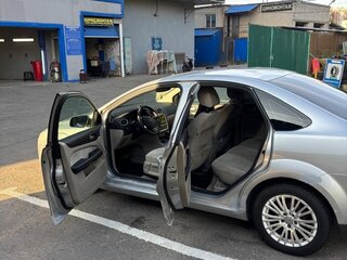 2006 Ford Focus II, серебристый, 330000 рублей, вид 4