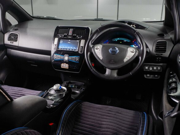 2016 Nissan Leaf (EM57) I (ZE0/AZE0), чёрный, 1270000 рублей - вид 5