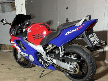 1999 Honda CBR 600F, красный, 380000 рублей, вид 2
