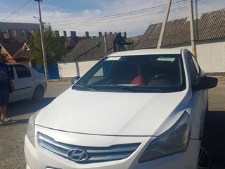 2016 Hyundai Solaris I Рестайлинг, белый, 620000 рублей, вид 1