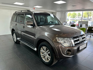 2013 Mitsubishi Pajero IV Рестайлинг 1, коричневый, 1820000 рублей, вид 3