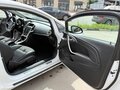 2012 Opel Astra GTC J Рестайлинг, белый, 640000 рублей - вид 5
