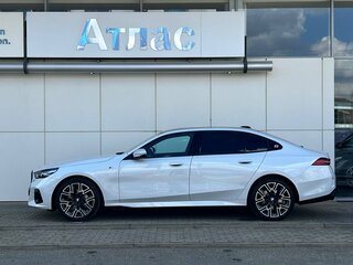 2025 BMW 5 серии Long 530Li VIII (G60/G61/G68), белый, 8590000 рублей, вид 3