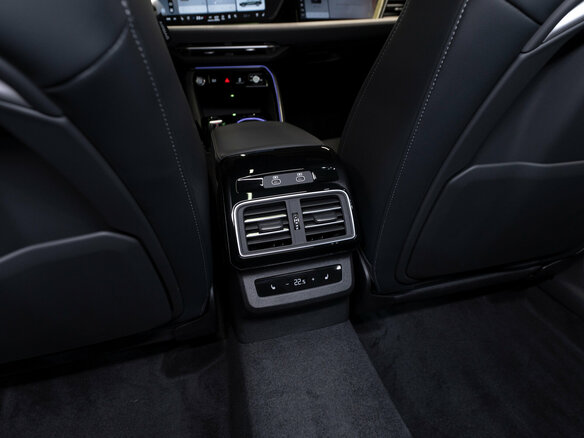 2026 Audi Q5 L III (GU), зелёный, 6665000 рублей - вид 13