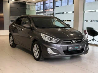 2013 Hyundai Solaris I, серый, 767000 рублей, вид 3