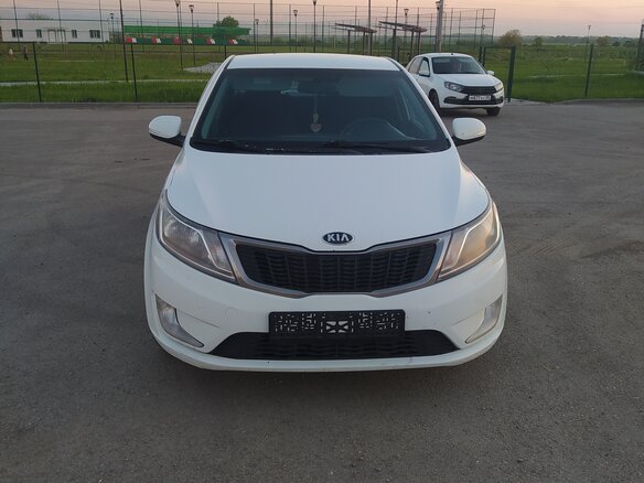 2014 Kia Rio 6-speed III, белый, 790000 рублей