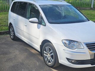 2010 Volkswagen Touran I Рестайлинг, белый, 1000000 рублей, вид 3