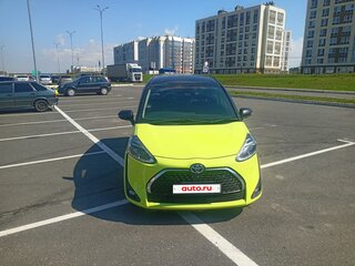 2019 Toyota Sienta II Рестайлинг, зелёный, 1700000 рублей, вид 1