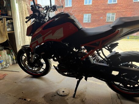 2020 KTM 125 Duke, оранжевый, 447000 рублей, вид 4