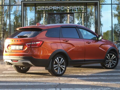 2018 Lada (ВАЗ) Vesta SW Cross I, оранжевый, 995000 рублей, вид 3