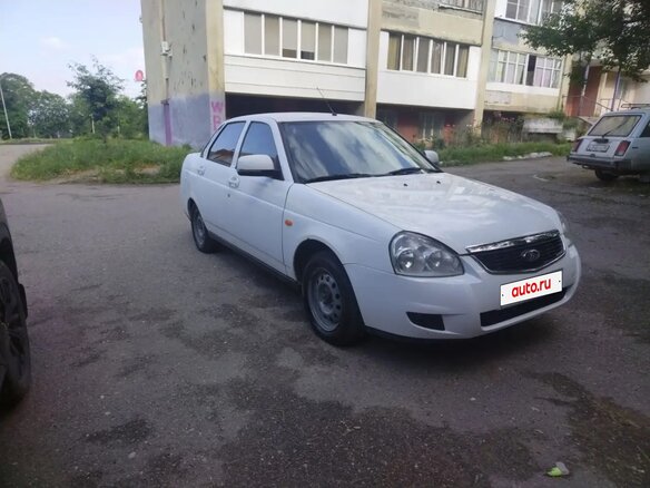 2011 Lada (ВАЗ) Priora I, белый, 360000 рублей - вид 1
