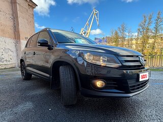 2016 Volkswagen Tiguan I Рестайлинг, чёрный, 1800000 рублей, вид 3