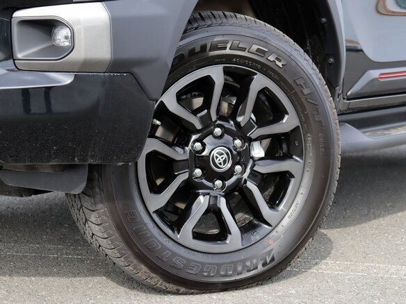 2026 Toyota Hilux VIII Рестайлинг 3, чёрный, 9000000 рублей - вид 11