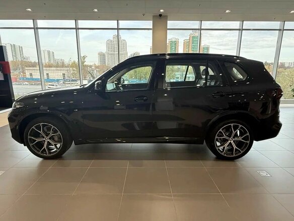 2026 BMW X5 Long 30Li IV (G05/G18) Рестайлинг, чёрный, 10450000 рублей - вид 5