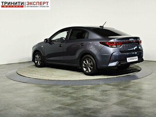 2021 Kia Rio IV Рестайлинг, серый, 1747000 рублей, вид 4