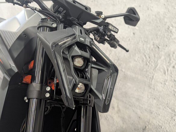 2023 KTM 1390 Super Duke R, чёрный, 2600000 рублей - вид 2