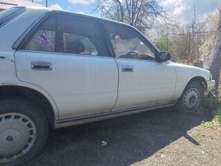 1991 Toyota Mark II VI (X80), белый, 260000 рублей, вид 4