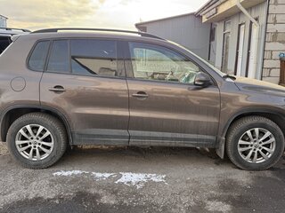 2014 Volkswagen Tiguan I Рестайлинг, коричневый, 1100000 рублей, вид 3