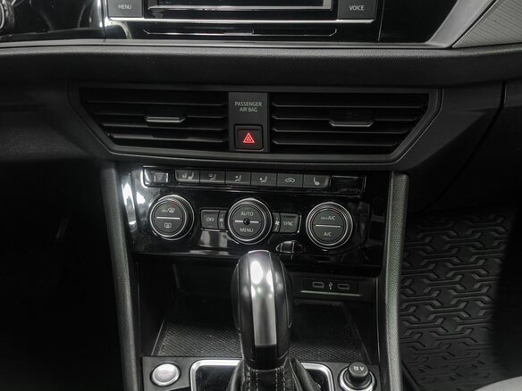 2020 Volkswagen Jetta 6-speed VII, оранжевый, 1999900 рублей - вид 23
