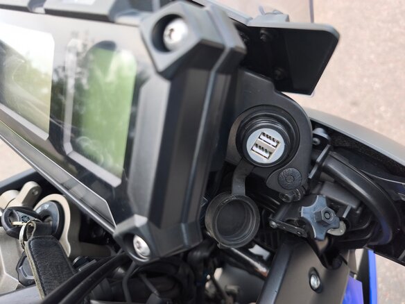 2017 Yamaha MT-09 Tracer (FJ-09), синий, 830000 рублей - вид 18