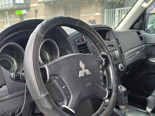 2012 Mitsubishi Pajero IV Рестайлинг 1, белый, 1550000 рублей, вид 5