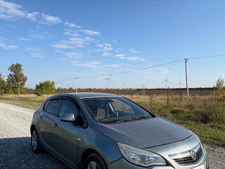 2010 Opel Astra J, серебристый, 400000 рублей, вид 2