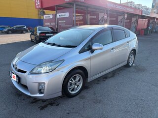 2010 Toyota Prius III (XW30), серебристый, 949000 рублей, вид 1