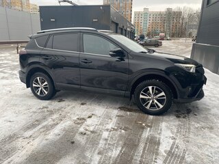 2018 Toyota RAV4 IV (XA40) Рестайлинг, чёрный, 2450000 рублей, вид 3