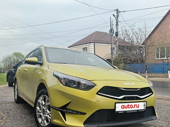 2021 Kia Ceed III Рестайлинг, жёлтый, 2150000 рублей - вид 4