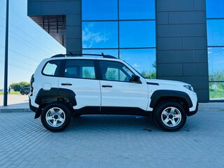 2024 Lada (ВАЗ) Niva Travel I, белый, 1100000 рублей, вид 3