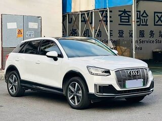 2020 Audi Q2 L e-tron I, белый, 1445000 рублей, вид 3