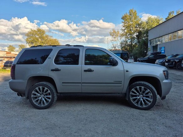 2008 Chevrolet Tahoe III, серый, 2000000 рублей - вид 5