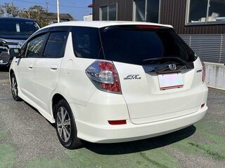 2015 Honda Fit Shuttle I Рестайлинг, белый, 713000 рублей, вид 4