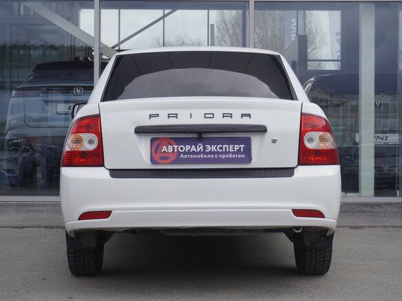 2018 Lada (ВАЗ) Priora I Рестайлинг, белый, 505000 рублей - вид 6