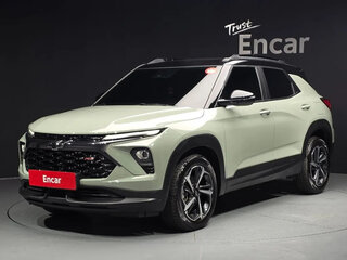 2023 Chevrolet TrailBlazer III Рестайлинг, зелёный, 1870000 рублей, вид 1
